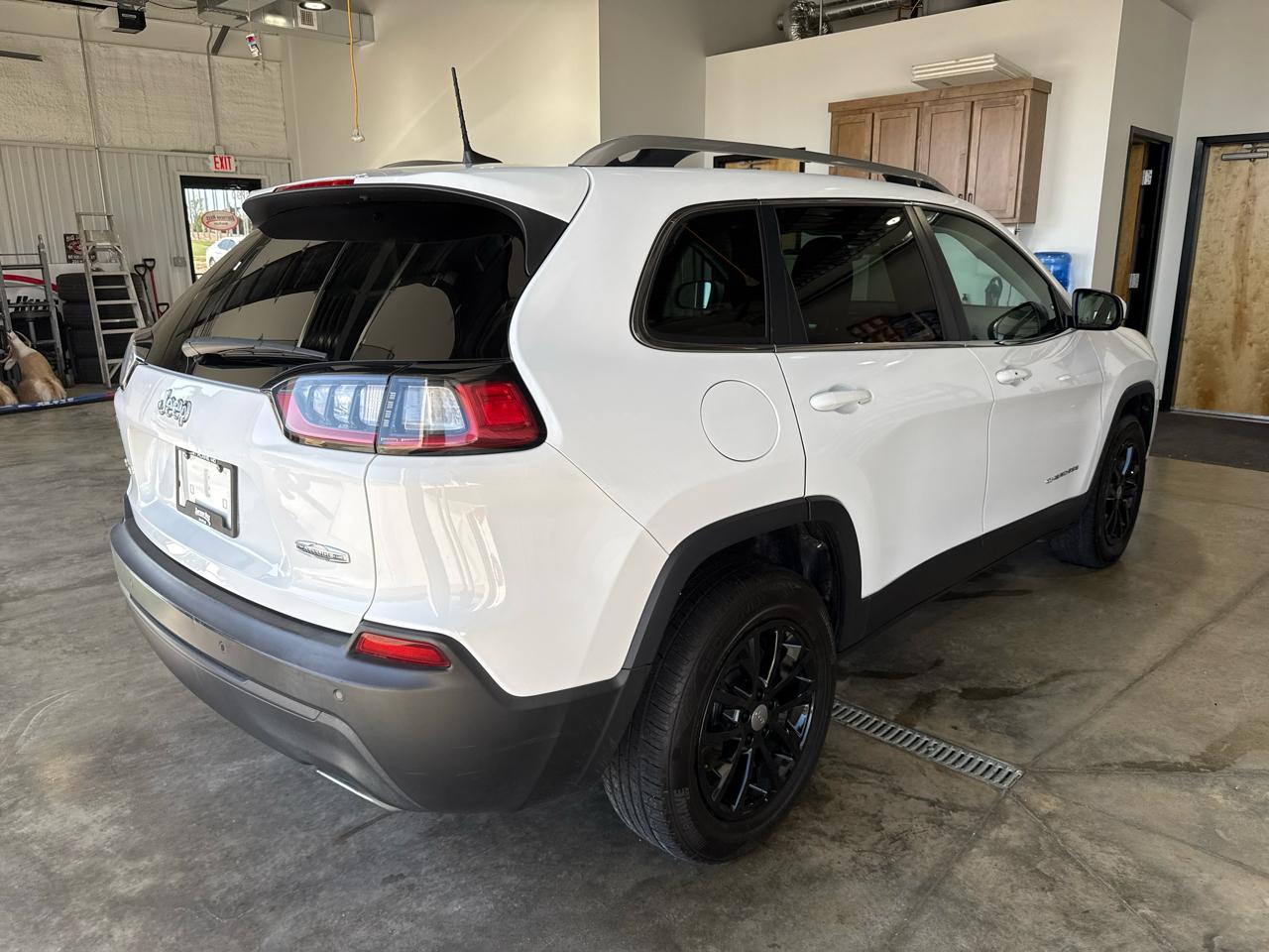 Jeep Cherokee Latitude LUX 4D SUV 4WD 2021