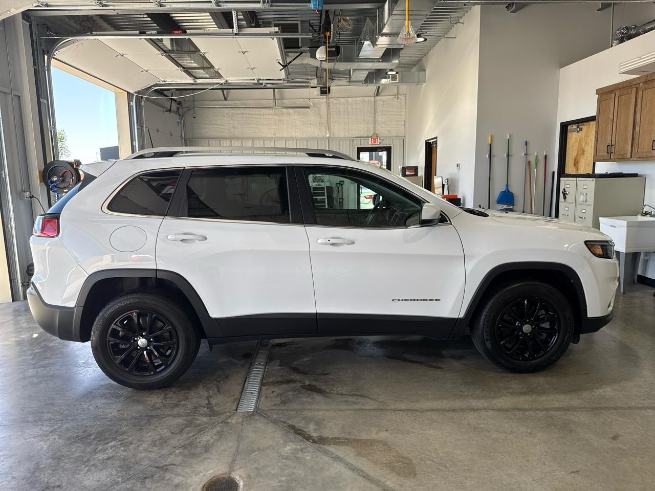 Jeep Cherokee Latitude LUX 4D SUV 4WD 2021