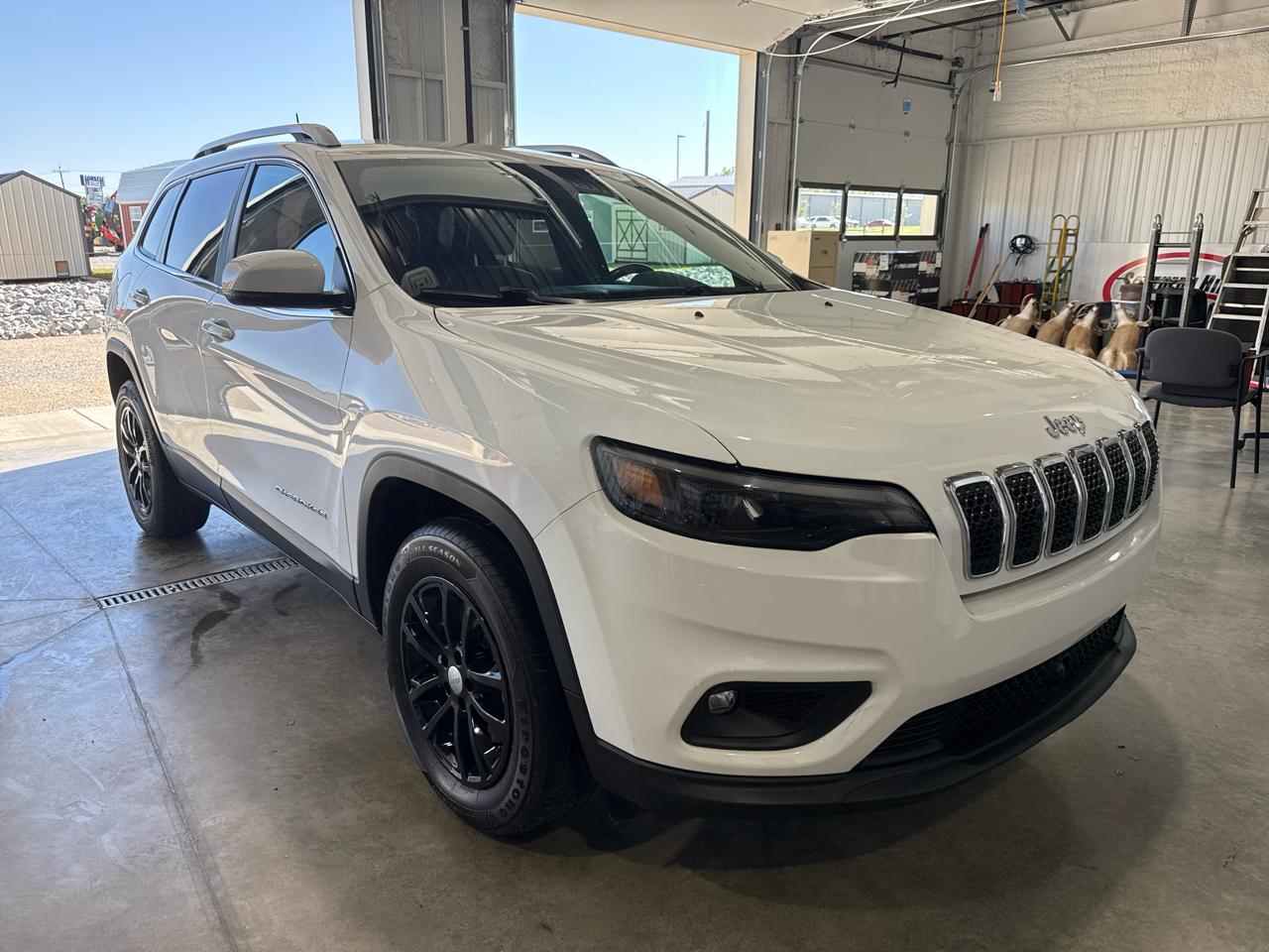 Jeep Cherokee Latitude LUX 4D SUV 4WD 2021