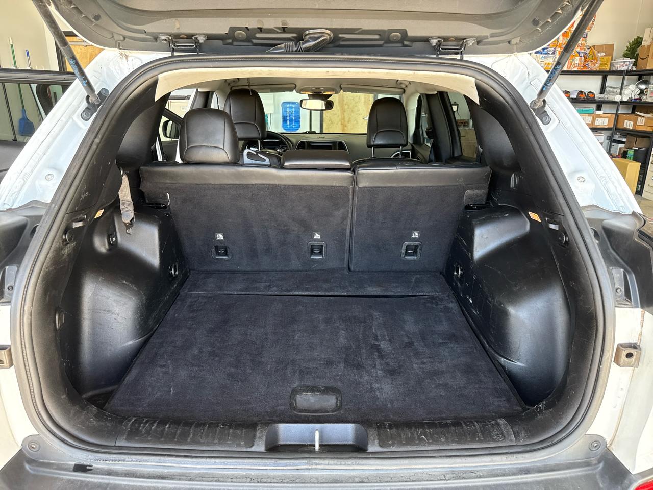Jeep Cherokee Latitude LUX 4D SUV 4WD 2021