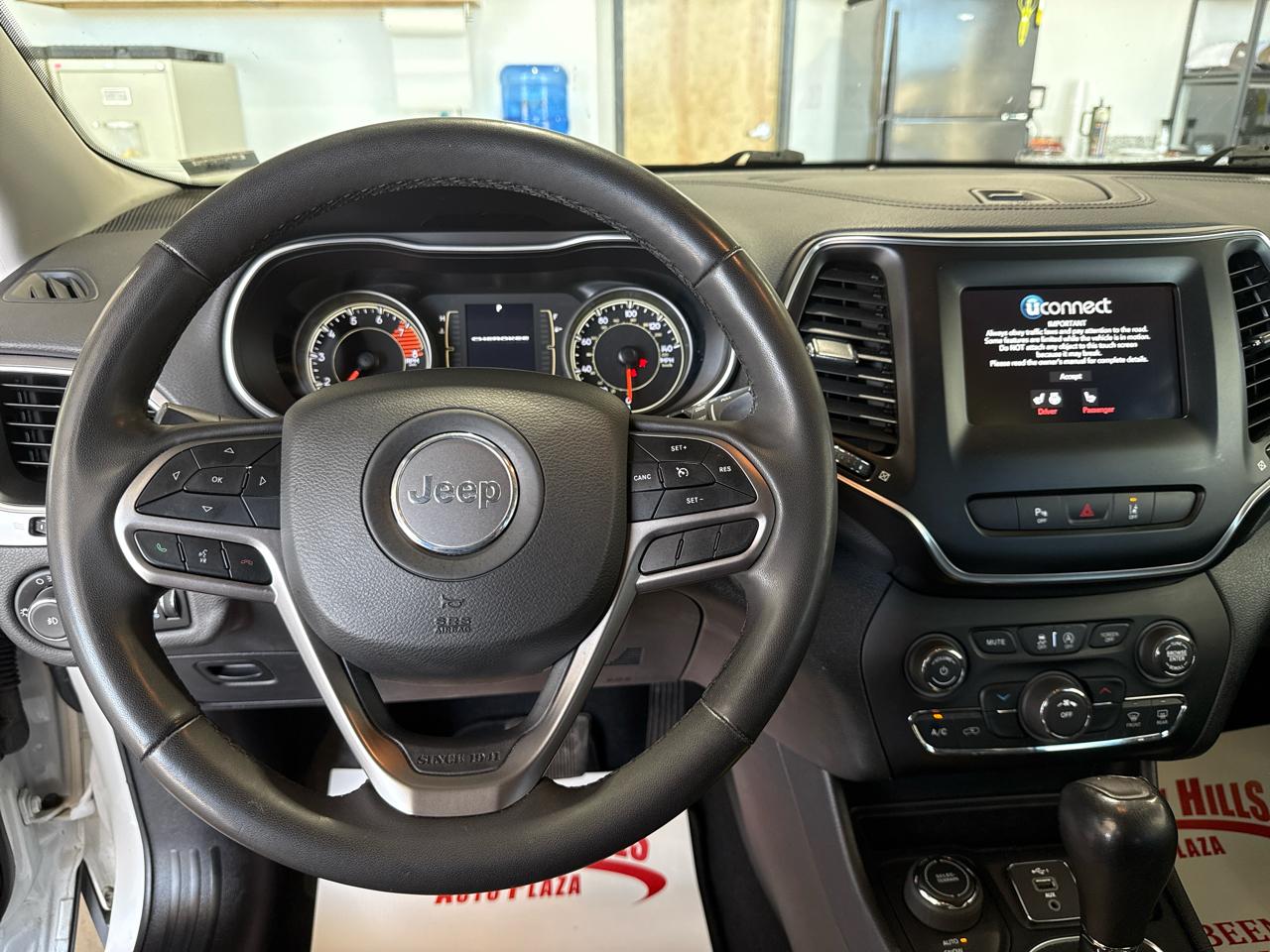 Jeep Cherokee Latitude LUX 4D SUV 4WD 2021