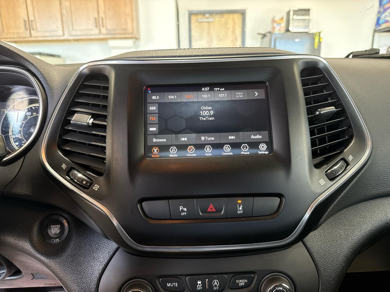 Jeep Cherokee Latitude LUX 4D SUV 4WD 2021
