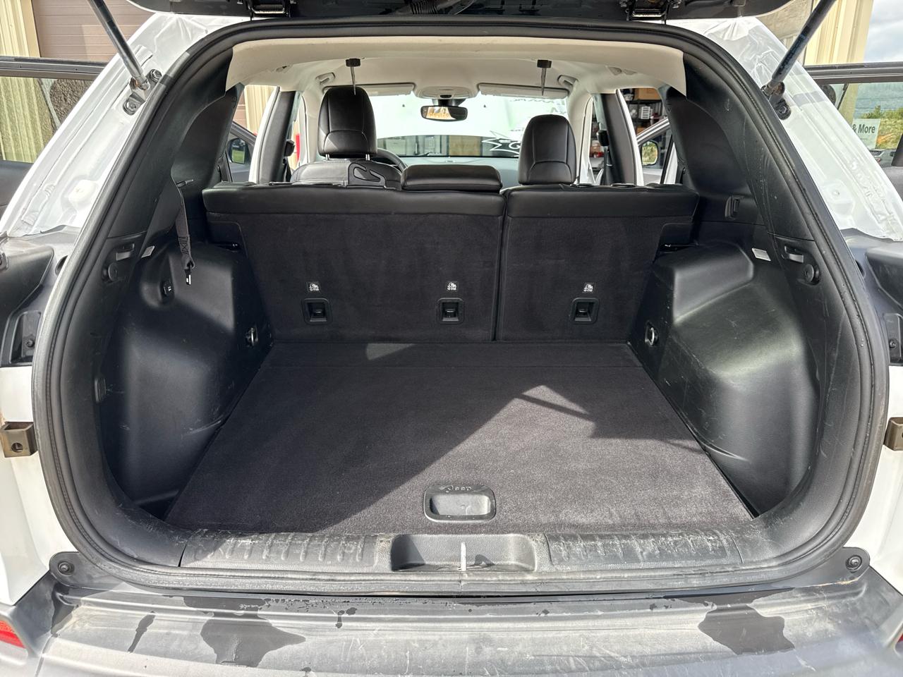 Jeep Cherokee Latitude LUX 4D SUV 4WD 2021