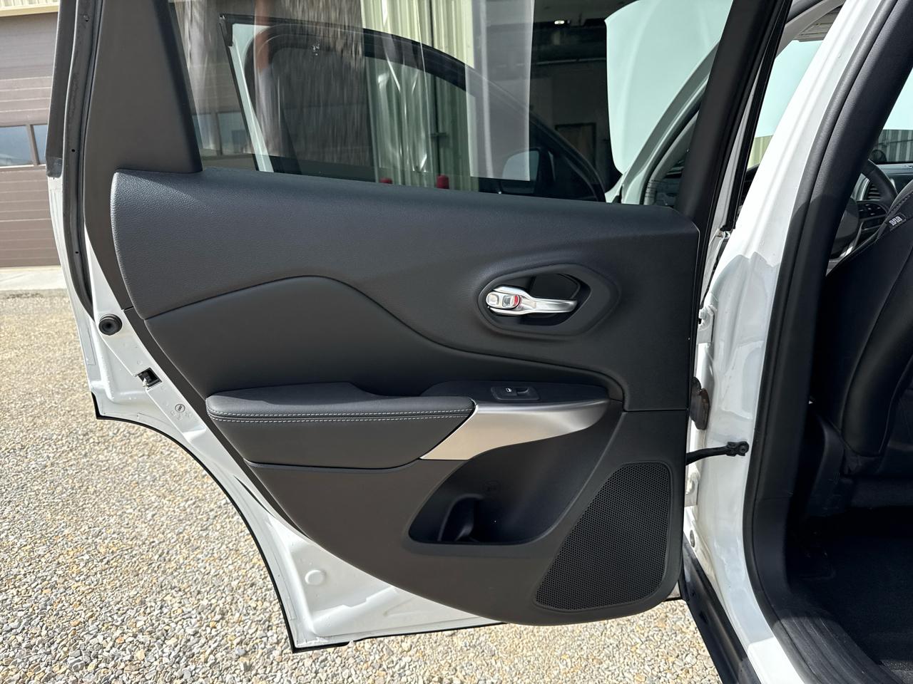 Jeep Cherokee Latitude LUX 4D SUV 4WD 2021