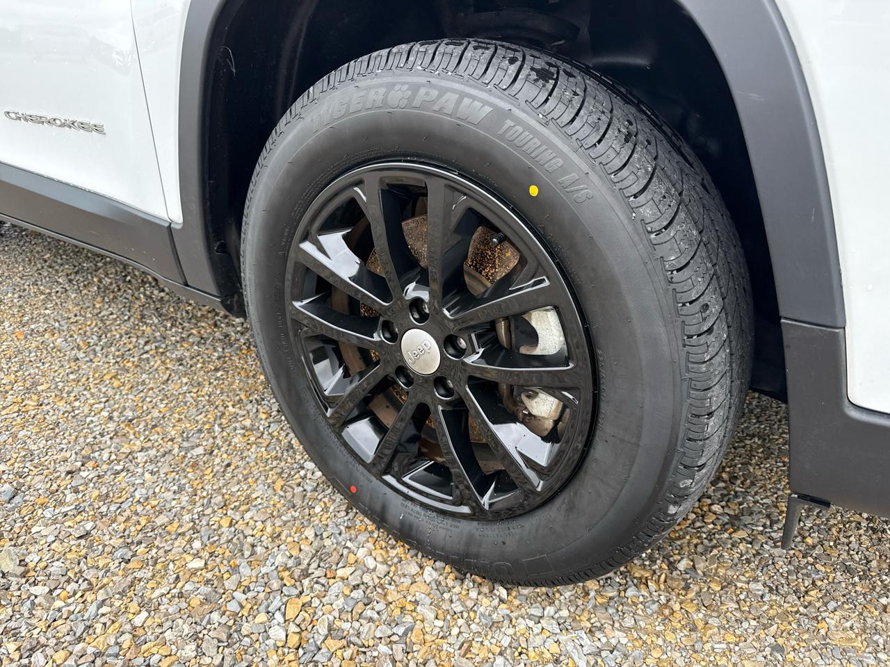 Jeep Cherokee Latitude LUX 4D SUV 4WD 2021