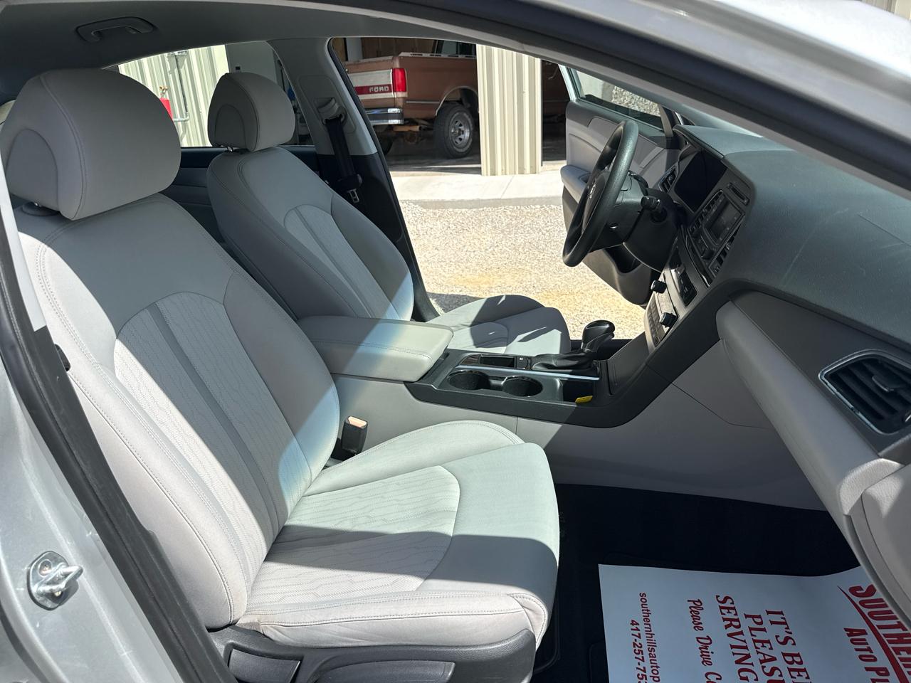 Hyundai Sonata Hybrid 4D Sedan 2016