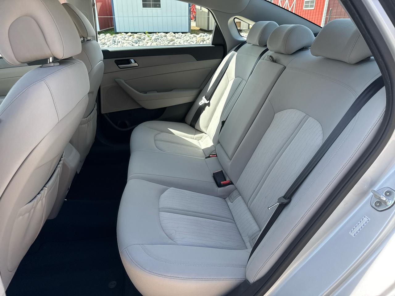 Hyundai Sonata Hybrid 4D Sedan 2016