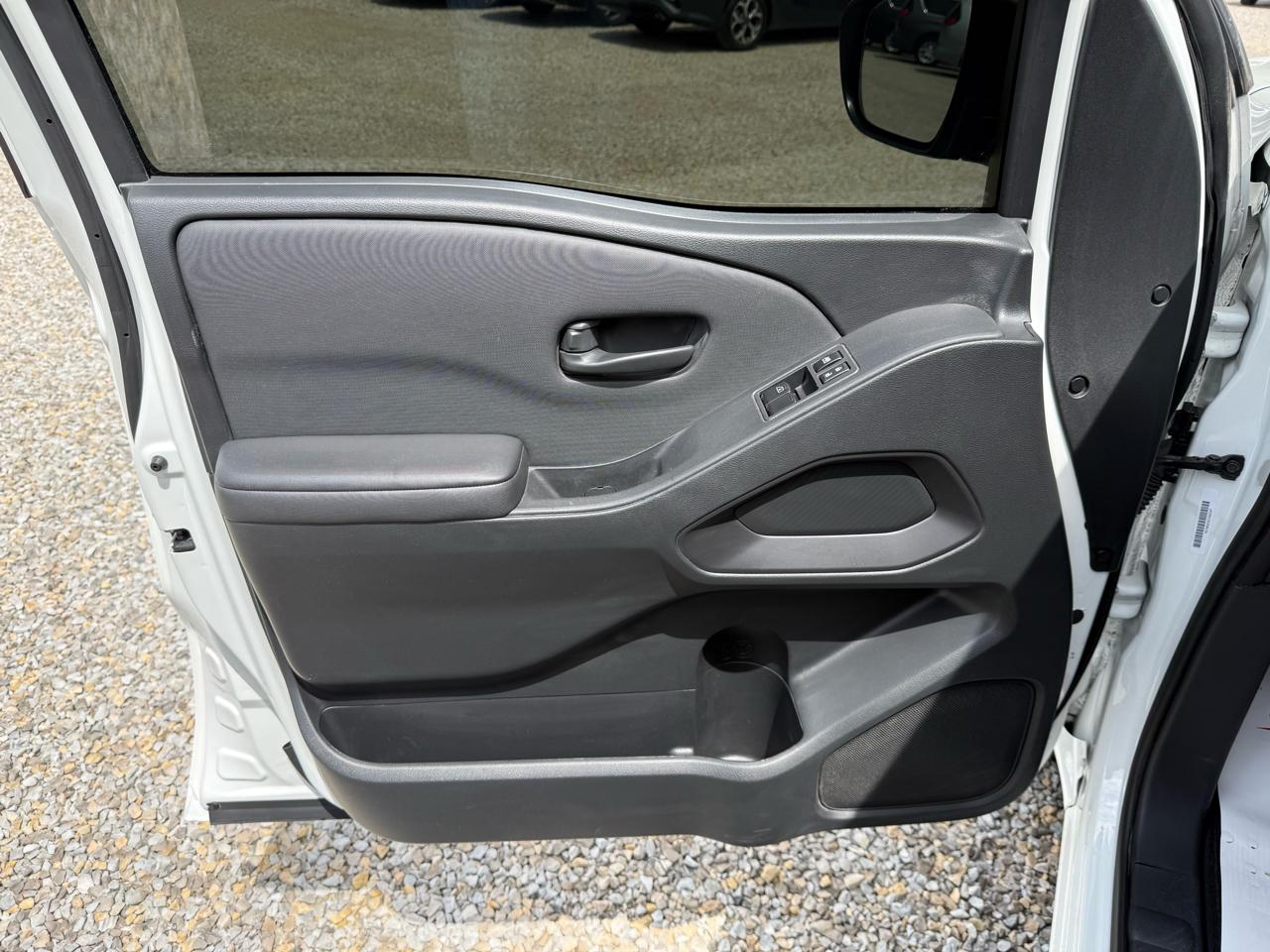 Nissan Frontier S King Cab 4WD 2024