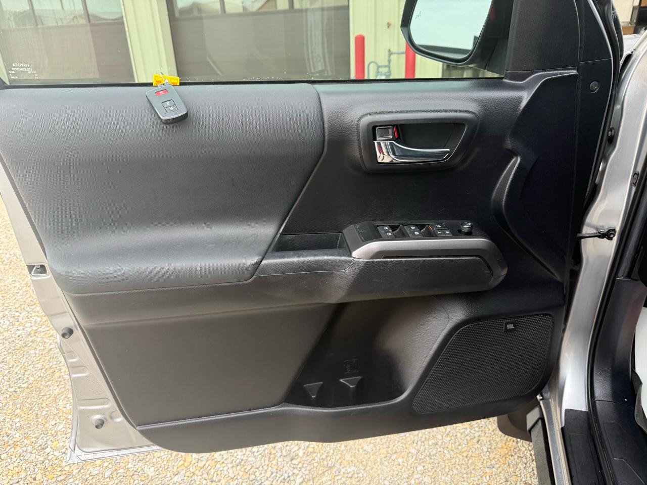 Toyota Tacoma SR Dbl Cab 4WD V6 at 2021