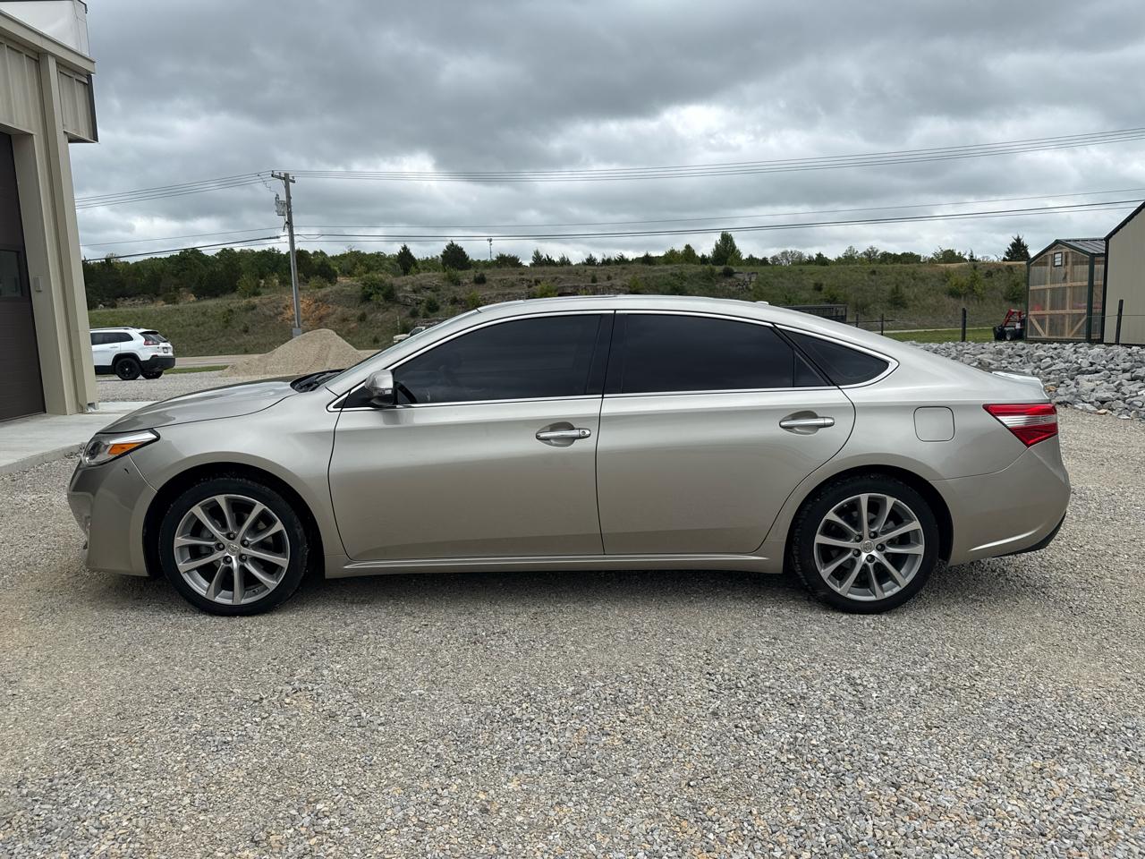 Toyota Avalon XLE Touring 4D Sedan 2014