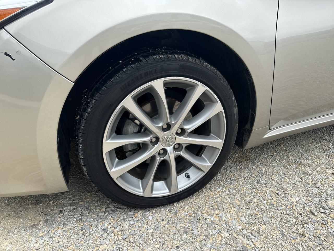 Toyota Avalon XLE Touring 4D Sedan 2014