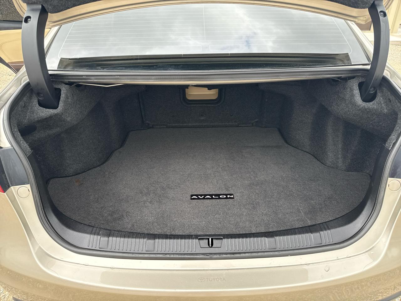 Toyota Avalon XLE Touring 4D Sedan 2014