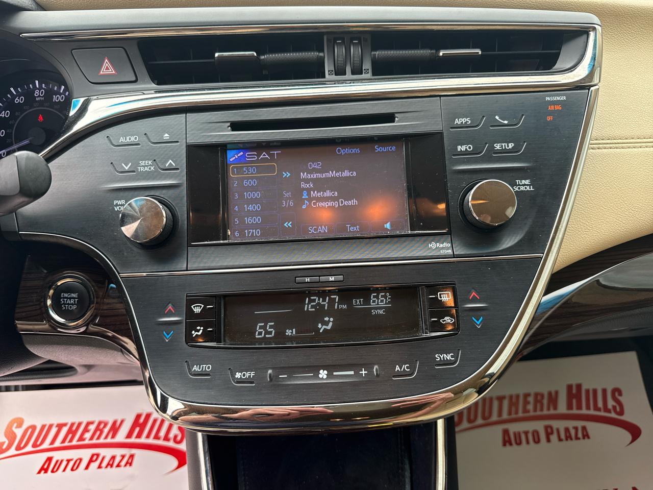 Toyota Avalon XLE Touring 4D Sedan 2014