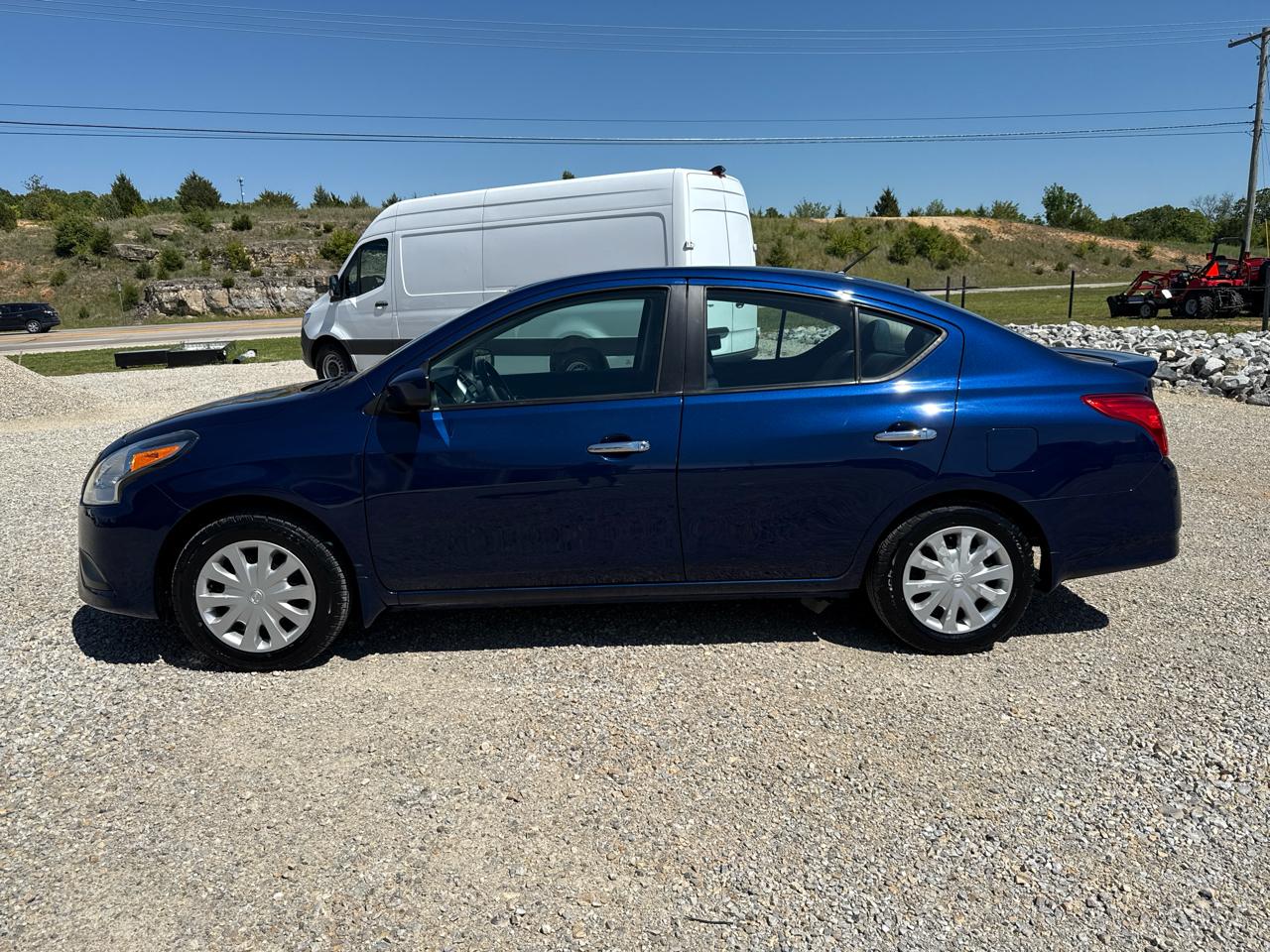 Nissan Versa SV 4D Sedan 2019
