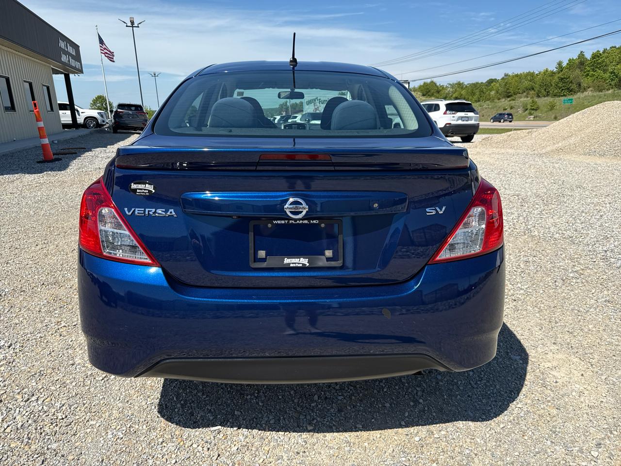 Nissan Versa SV 4D Sedan 2019