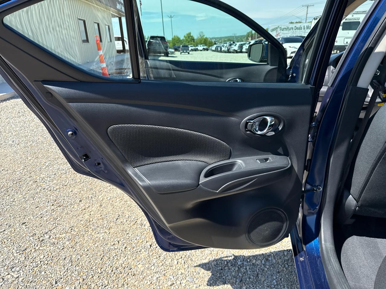 Nissan Versa SV 4D Sedan 2019