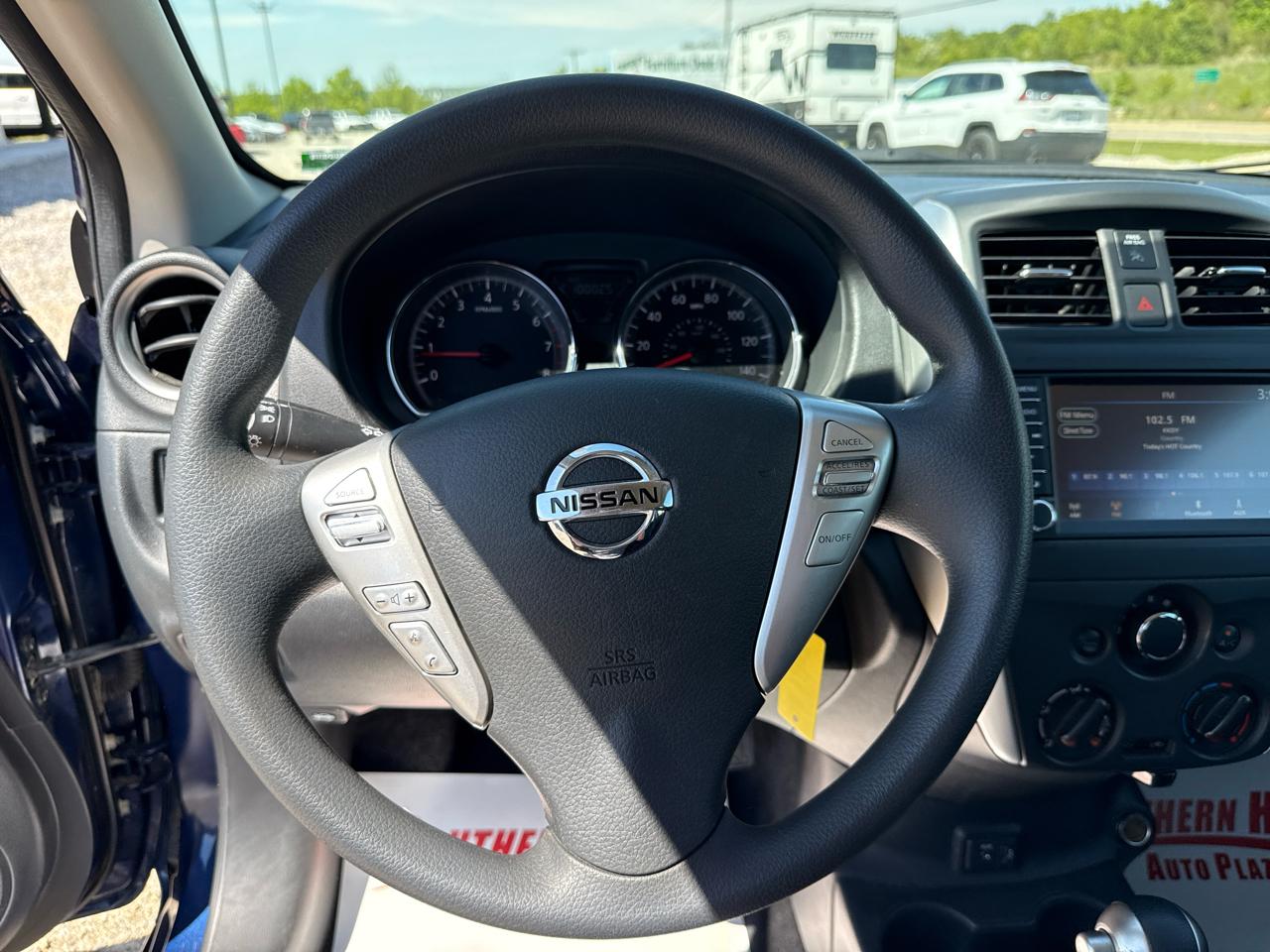 Nissan Versa SV 4D Sedan 2019