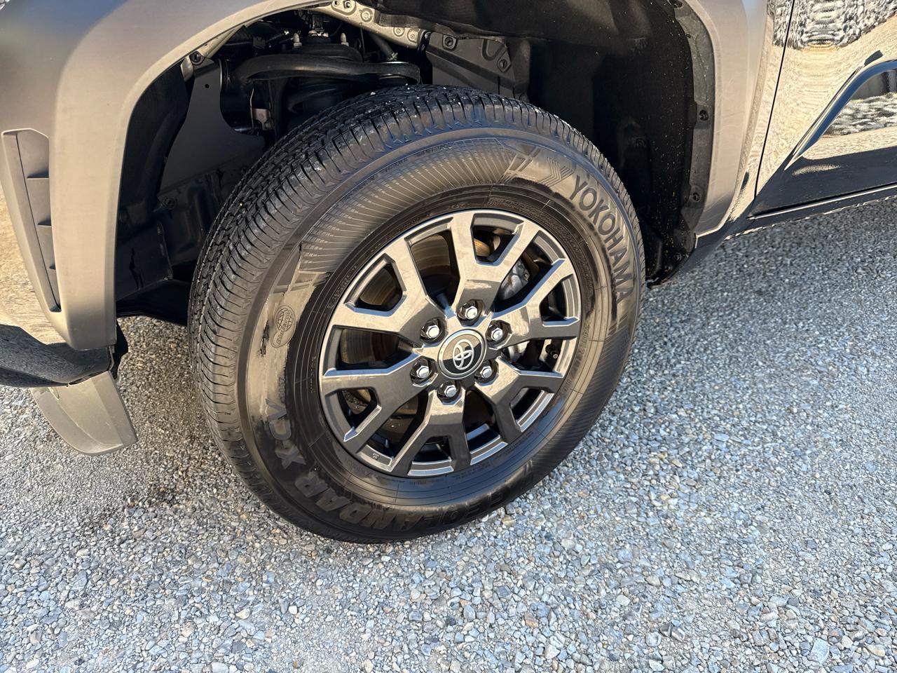 Toyota 4Runner SR5 4WD 2025