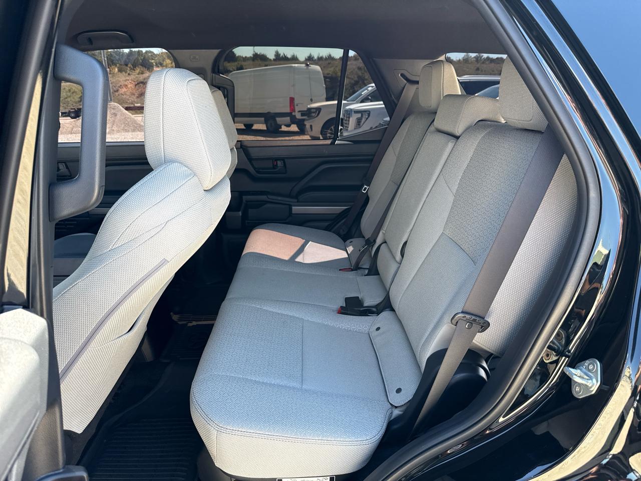 Toyota 4Runner SR5 4WD 2025