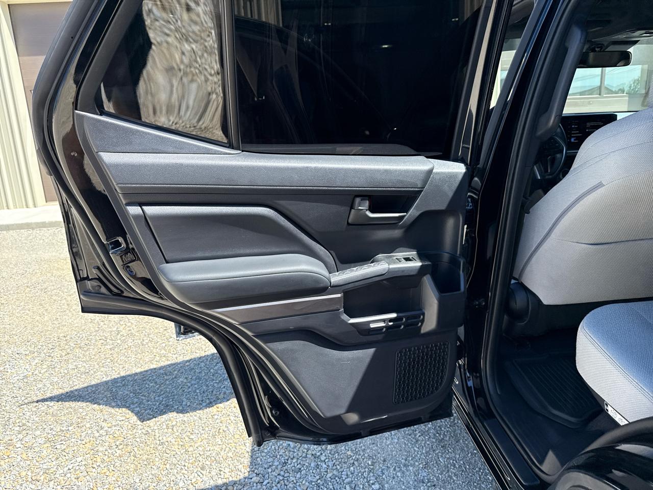 Toyota 4Runner SR5 4WD 2025
