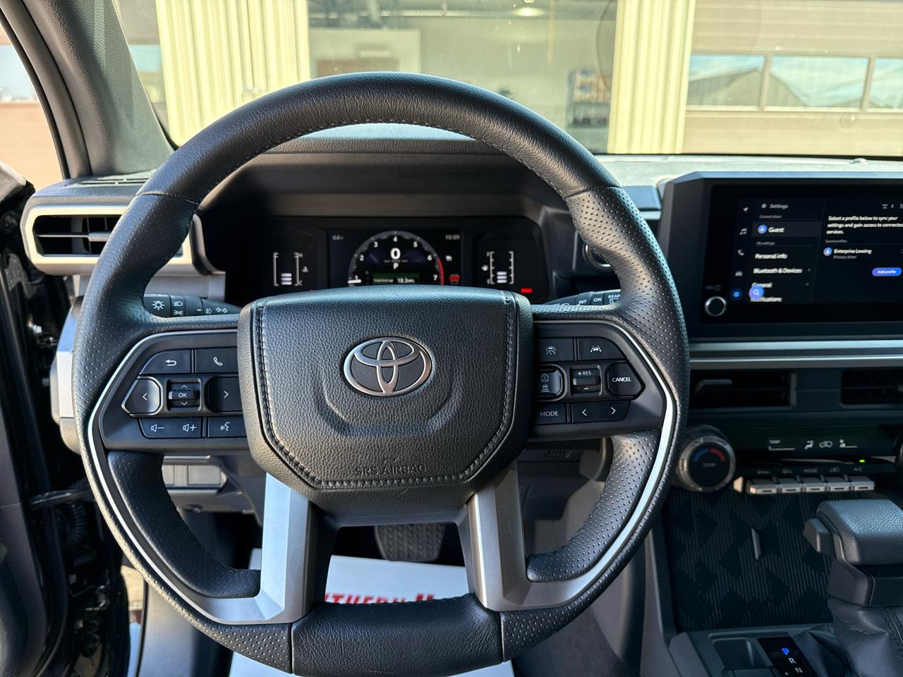 Toyota 4Runner SR5 4WD 2025