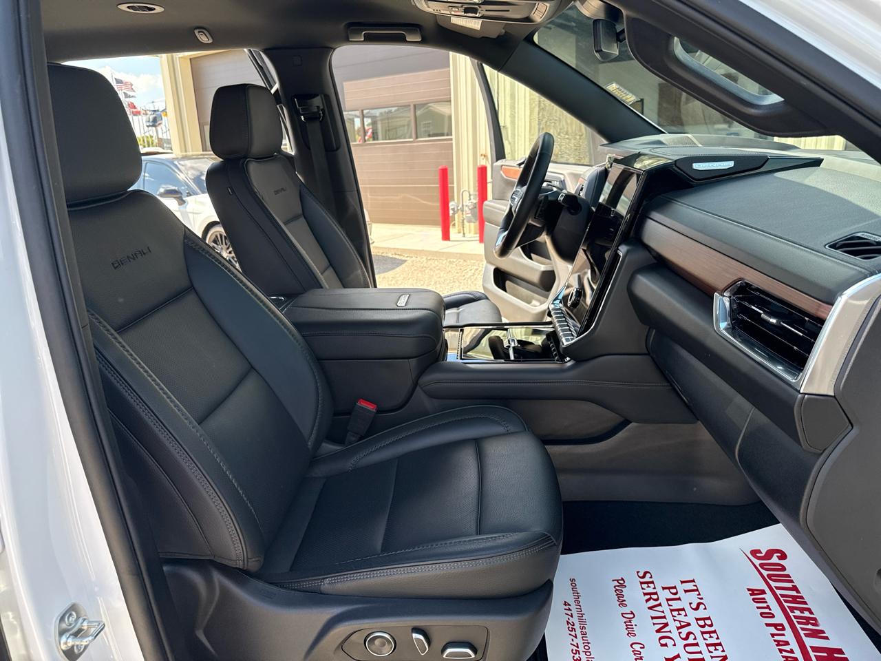 GMC Yukon Denali 4D SUV 4WD 2025