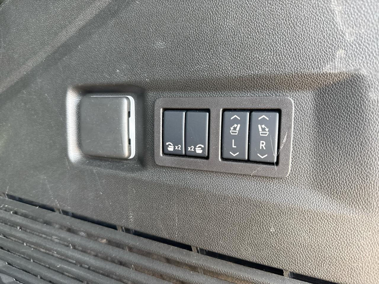 GMC Yukon Denali 4D SUV 4WD 2025