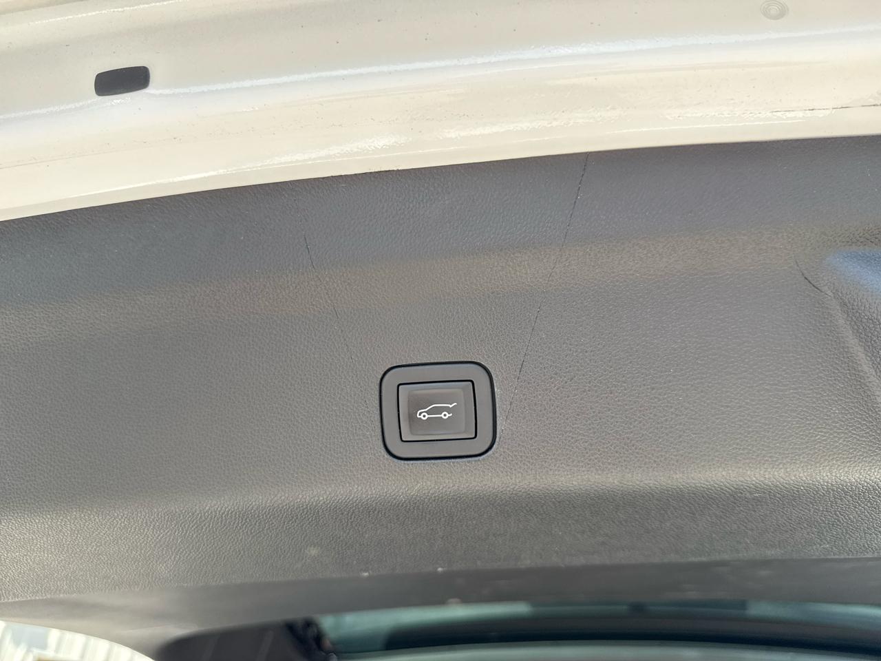 GMC Yukon Denali 4D SUV 4WD 2025