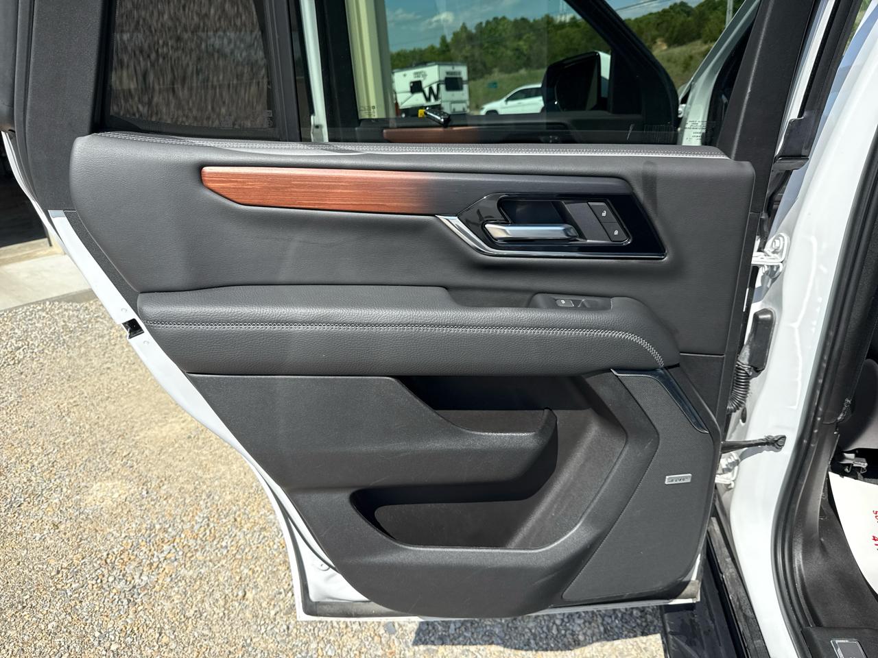 GMC Yukon Denali 4D SUV 4WD 2025