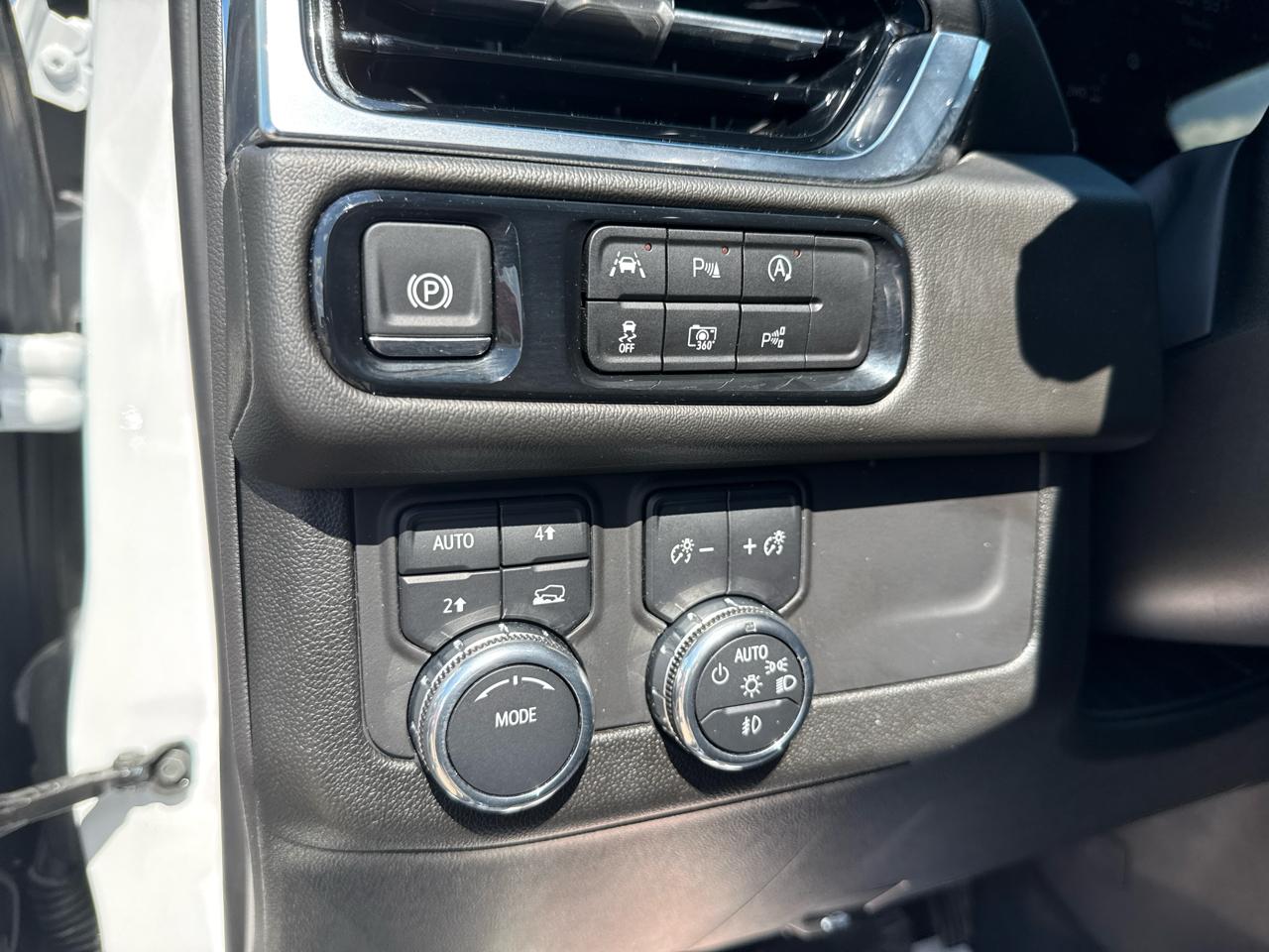GMC Yukon Denali 4D SUV 4WD 2025