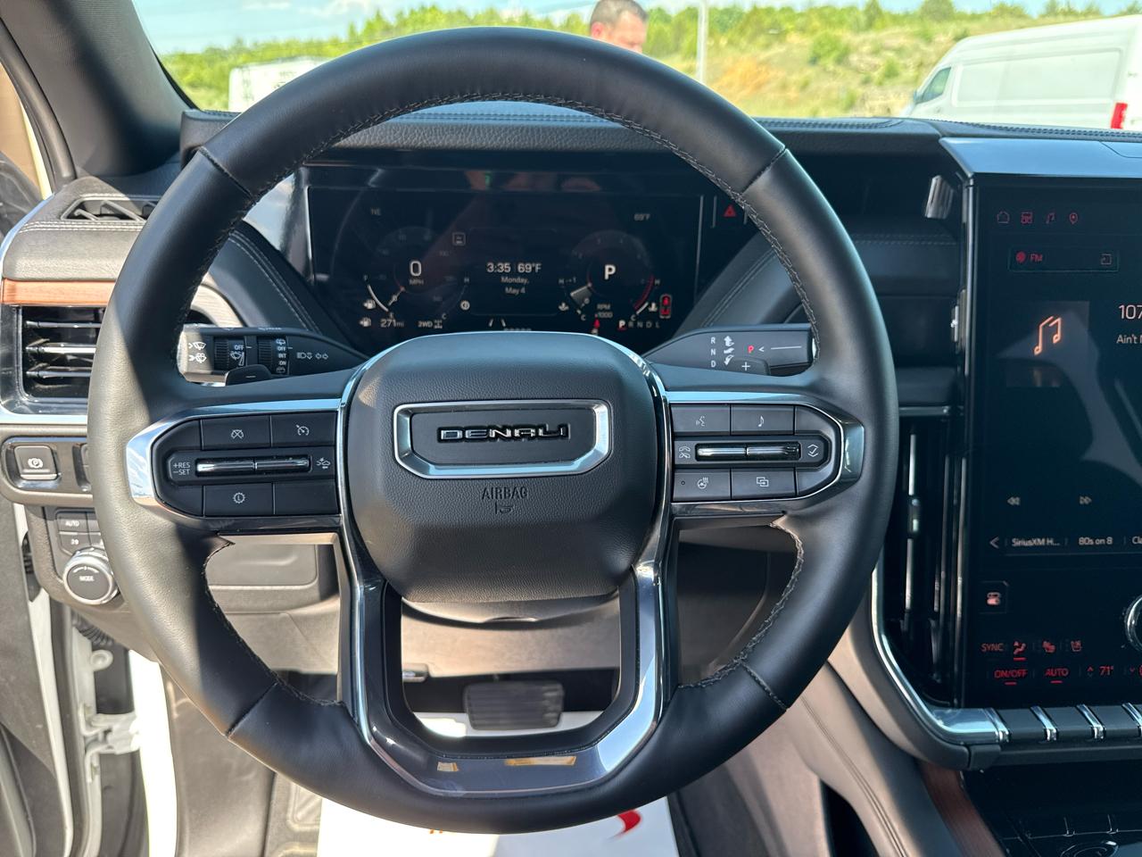 GMC Yukon Denali 4D SUV 4WD 2025
