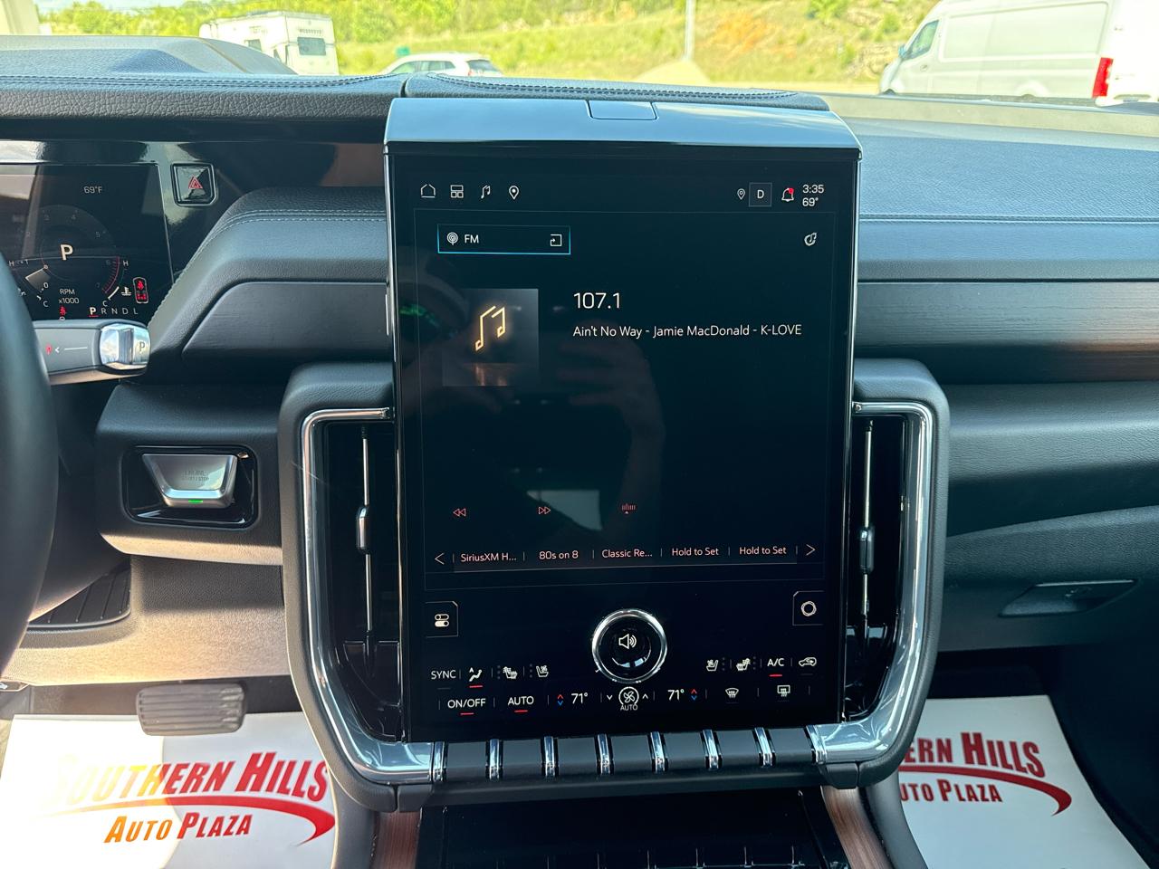 GMC Yukon Denali 4D SUV 4WD 2025