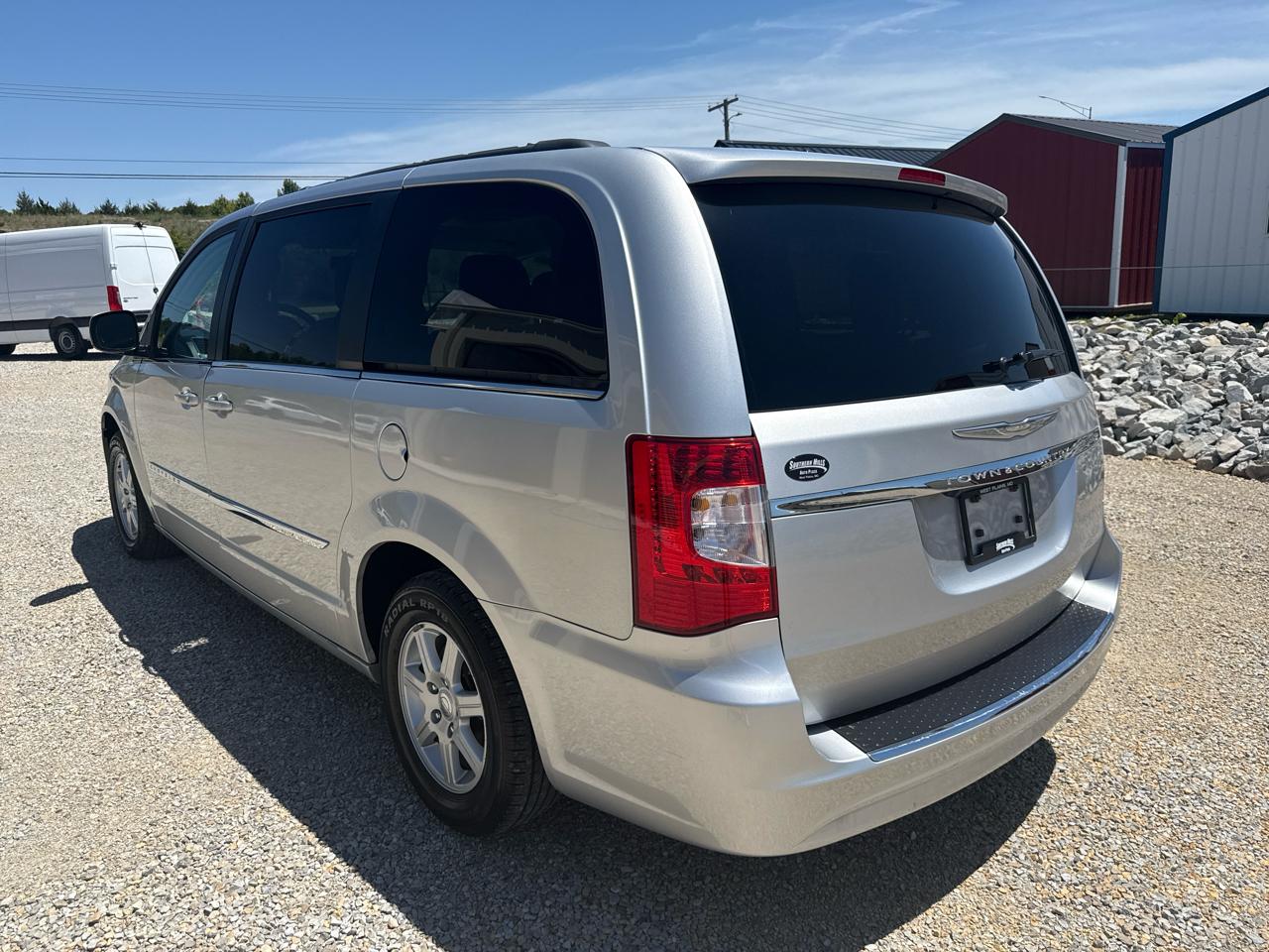 Chrysler Town & Country Touring L Wagon LWB 2011