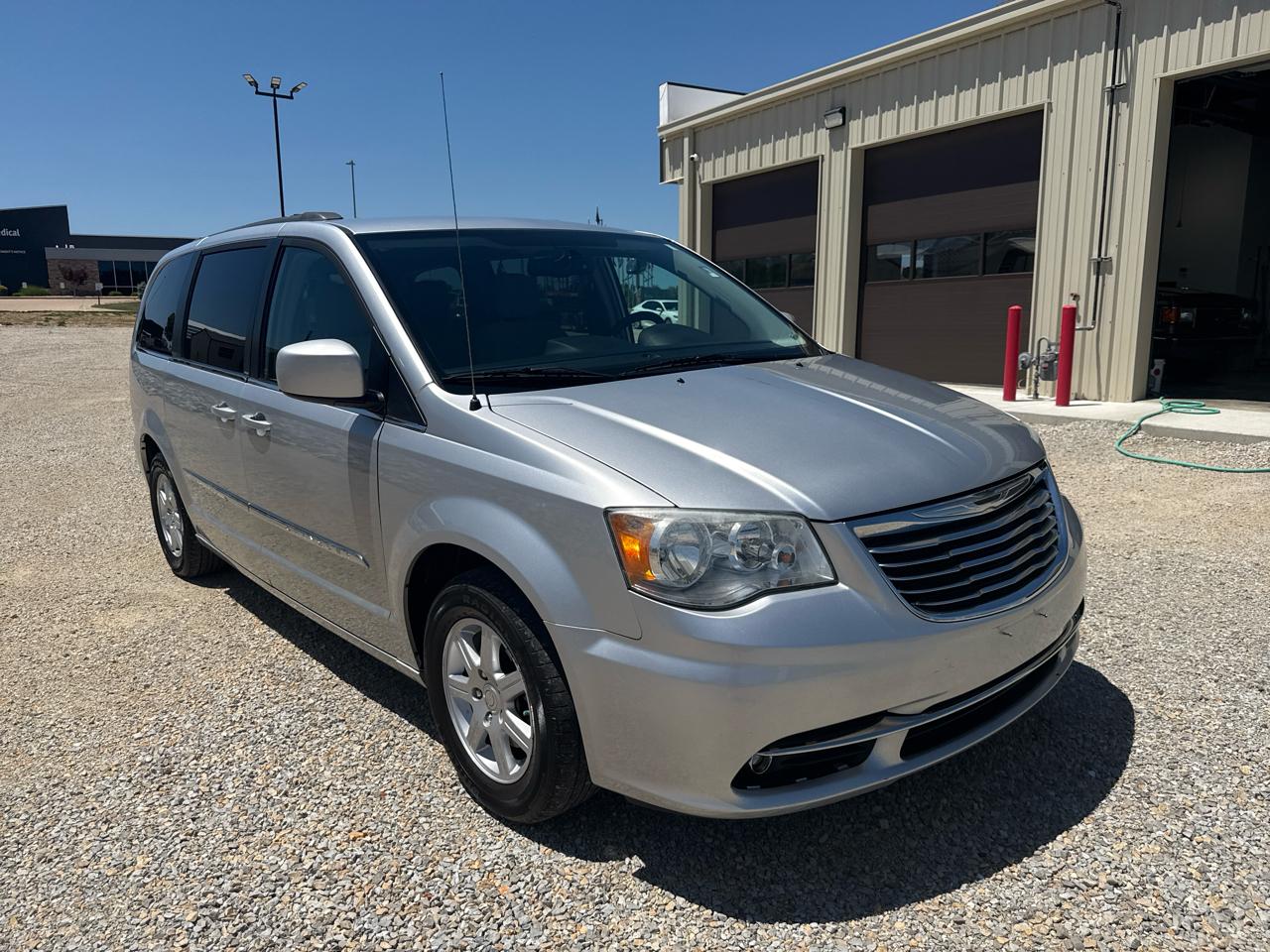 Chrysler Town & Country Touring L Wagon LWB 2011