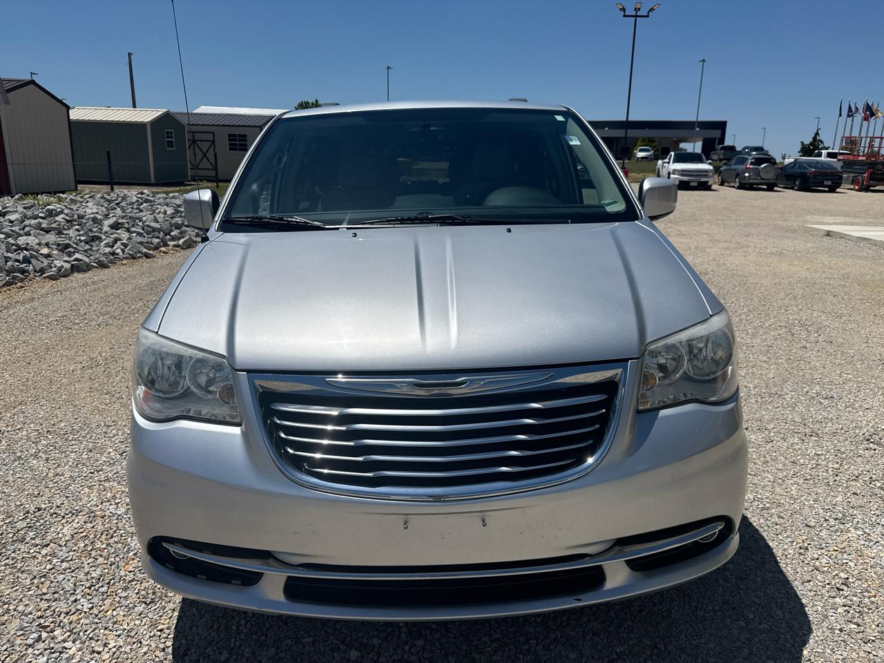 Chrysler Town & Country Touring L Wagon LWB 2011