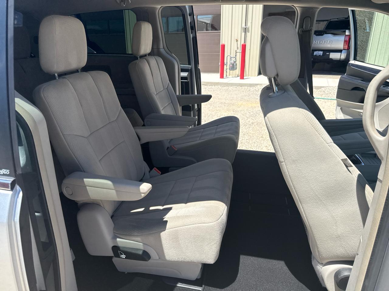 Chrysler Town & Country Touring L Wagon LWB 2011
