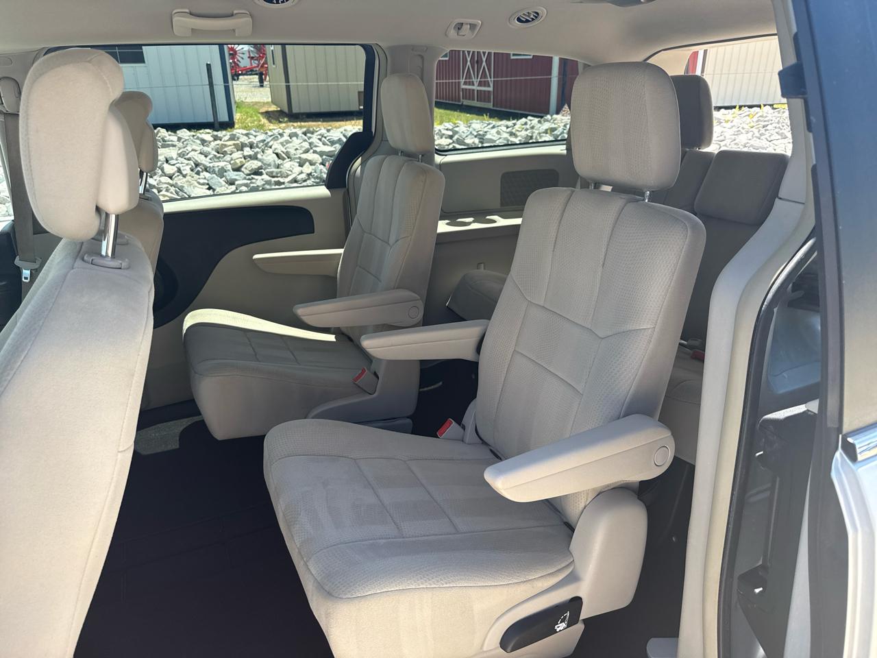 Chrysler Town & Country Touring L Wagon LWB 2011