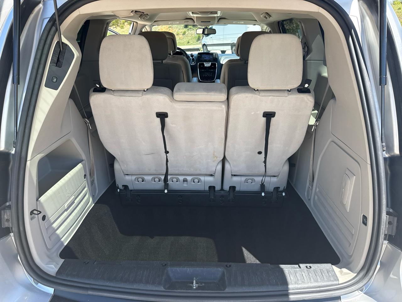 Chrysler Town & Country Touring L Wagon LWB 2011