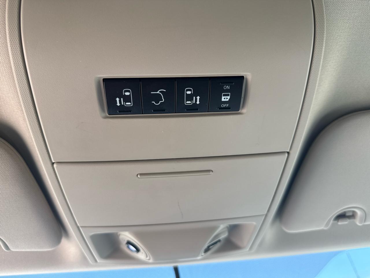 Chrysler Town & Country Touring L Wagon LWB 2011