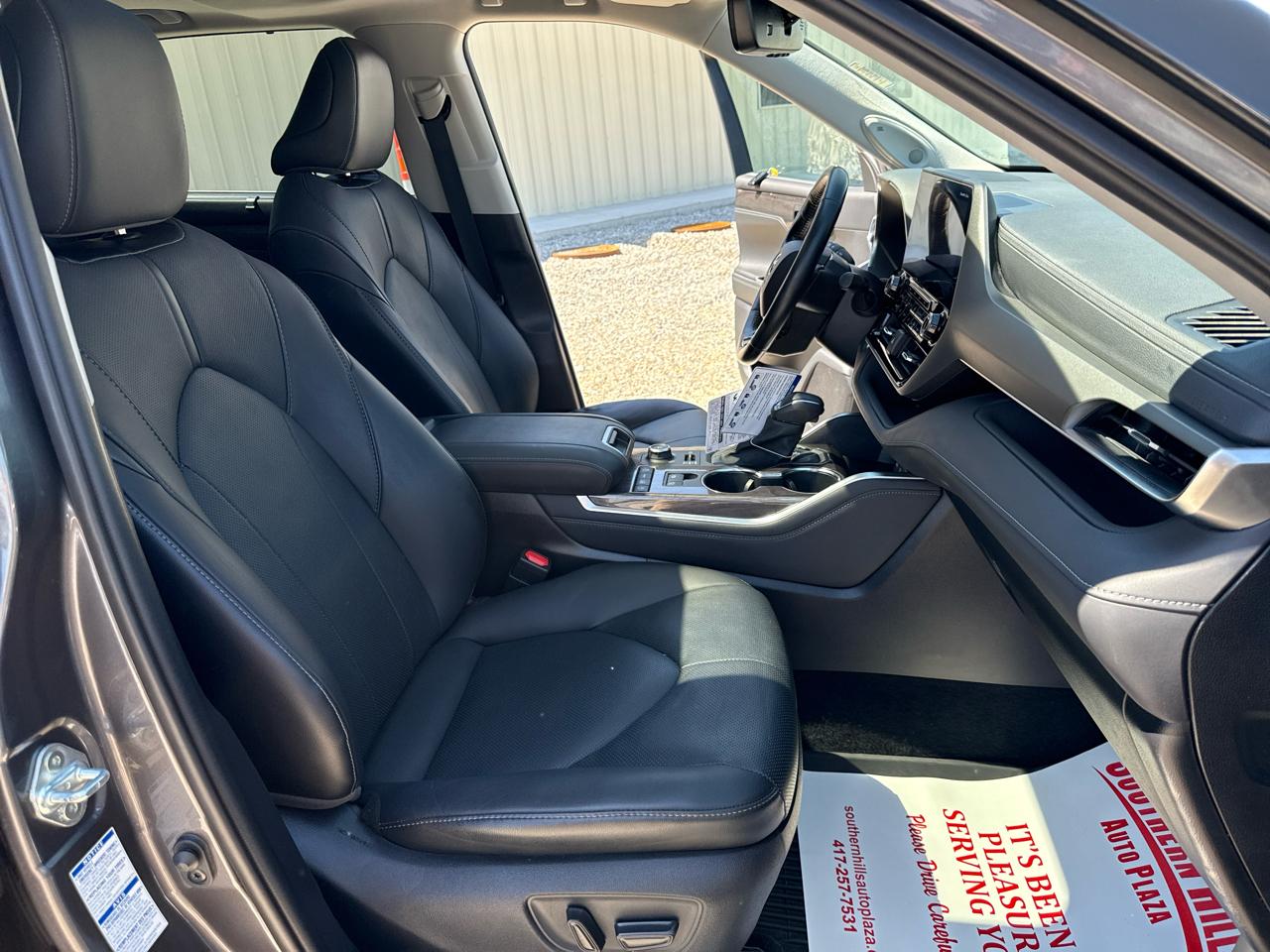 Toyota Highlander Limited 4D SUV AWD 2021
