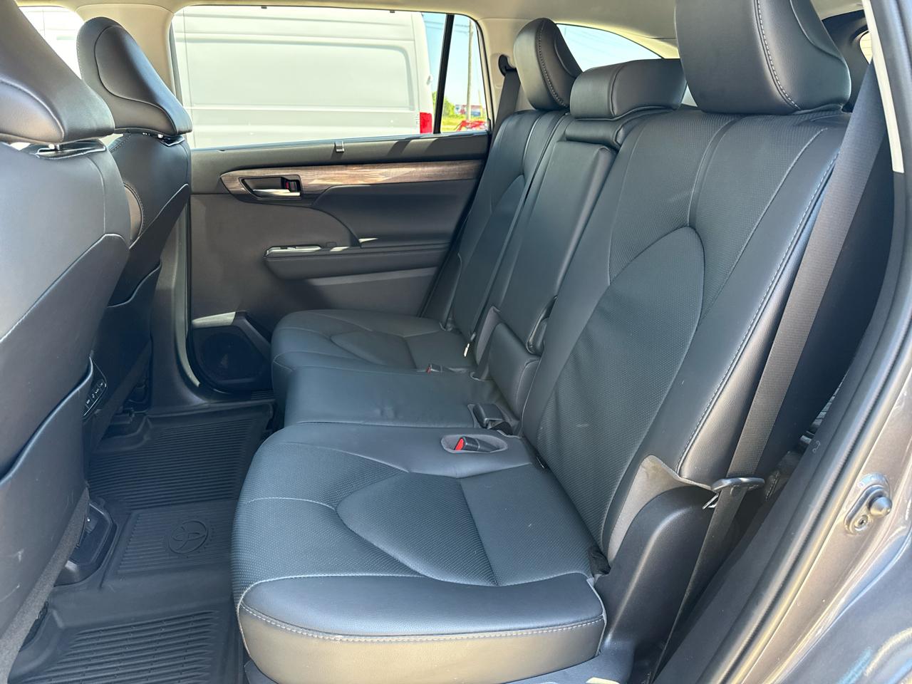 Toyota Highlander Limited 4D SUV AWD 2021