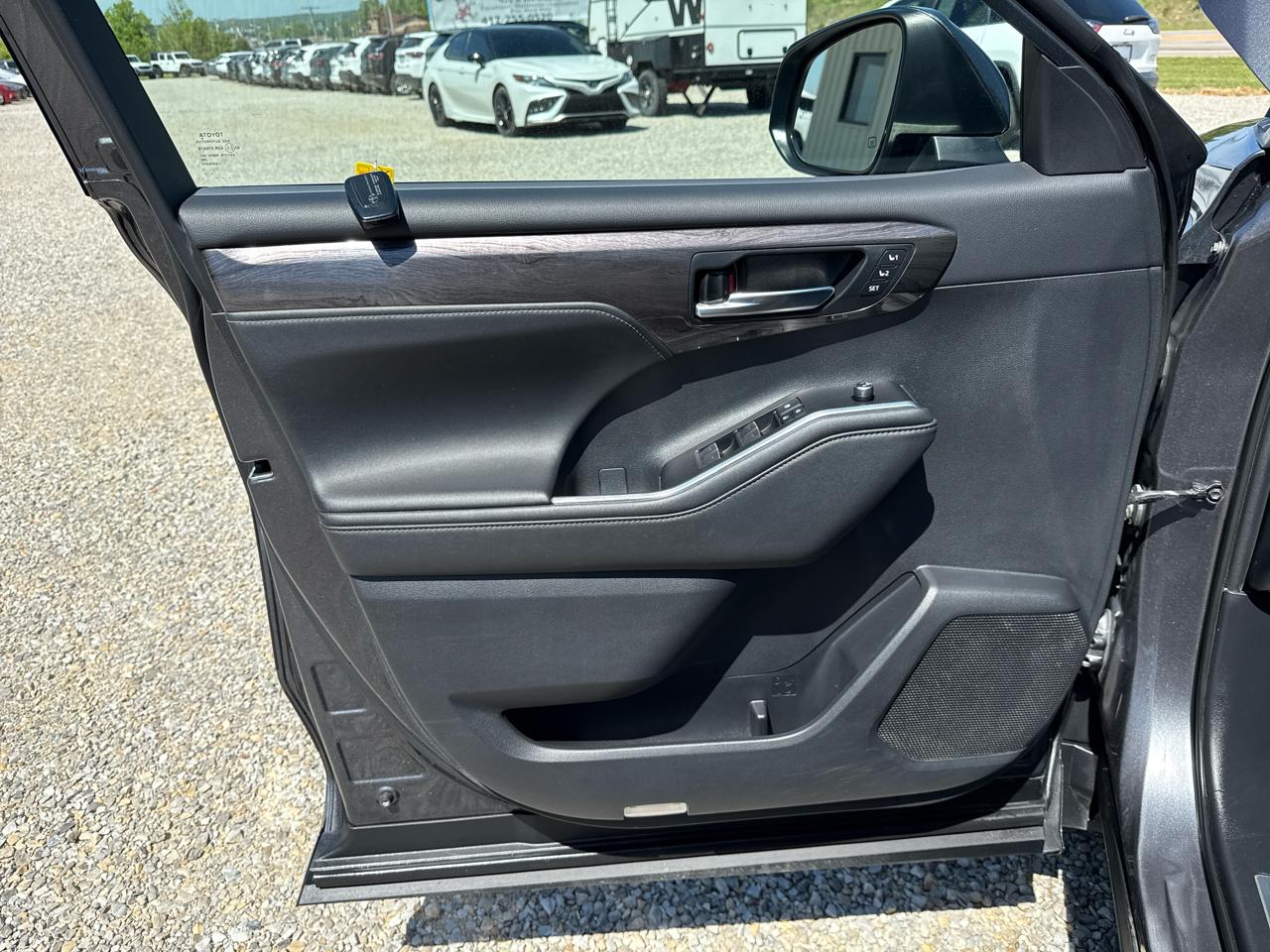 Toyota Highlander Limited 4D SUV AWD 2021
