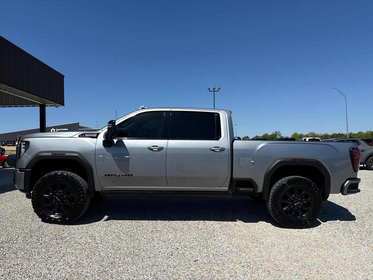 GMC Sierra 2500 AT4 Crew Cab 4WD SWB 2024