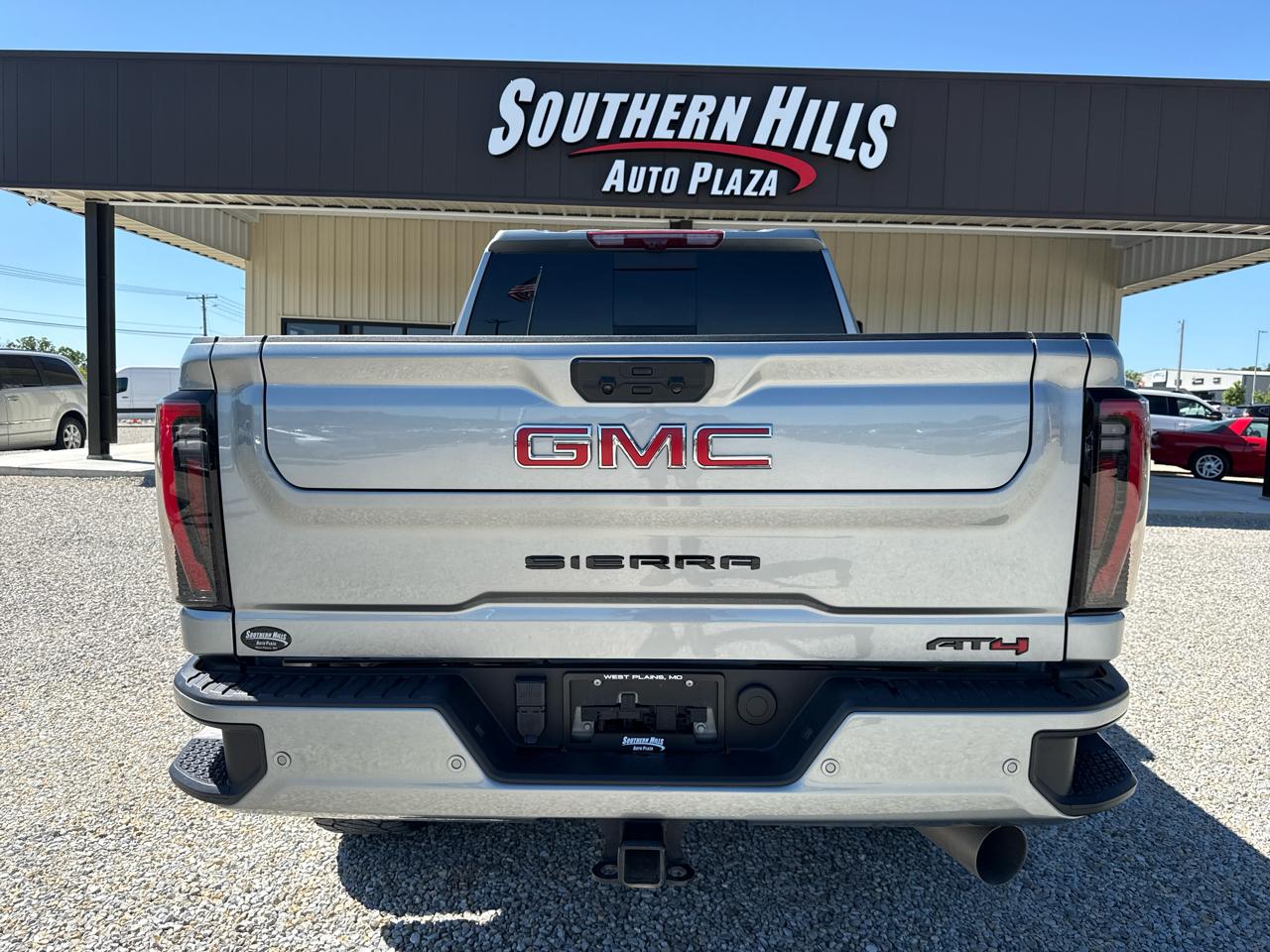 GMC Sierra 2500 AT4 Crew Cab 4WD SWB 2024