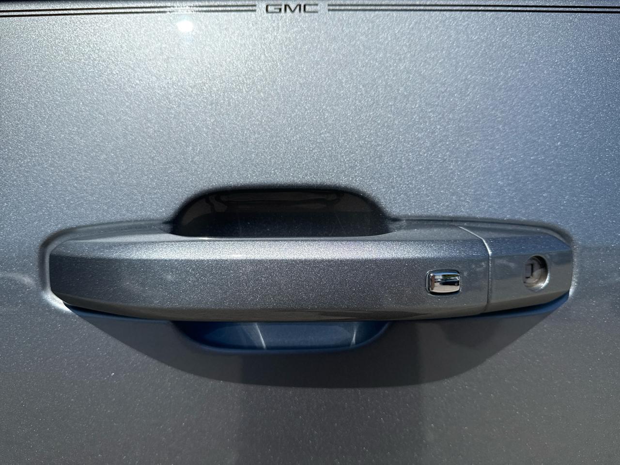 GMC Sierra 2500 AT4 Crew Cab 4WD SWB 2024