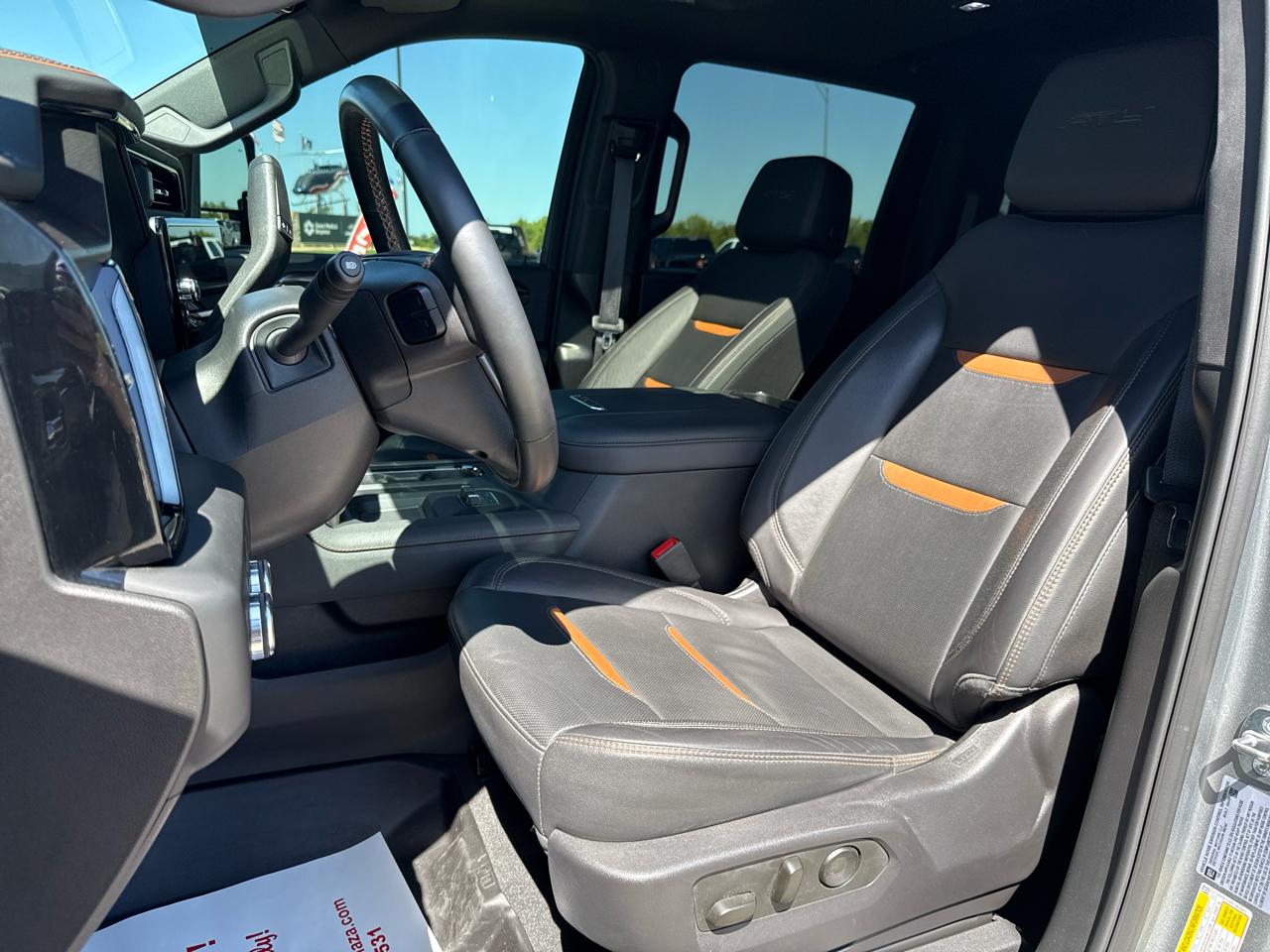 GMC Sierra 2500 AT4 Crew Cab 4WD SWB 2024