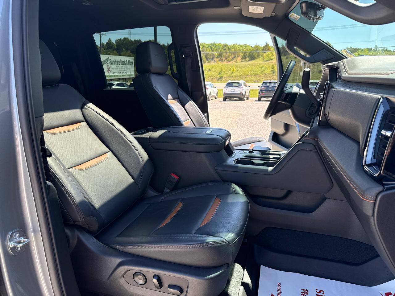 GMC Sierra 2500 AT4 Crew Cab 4WD SWB 2024