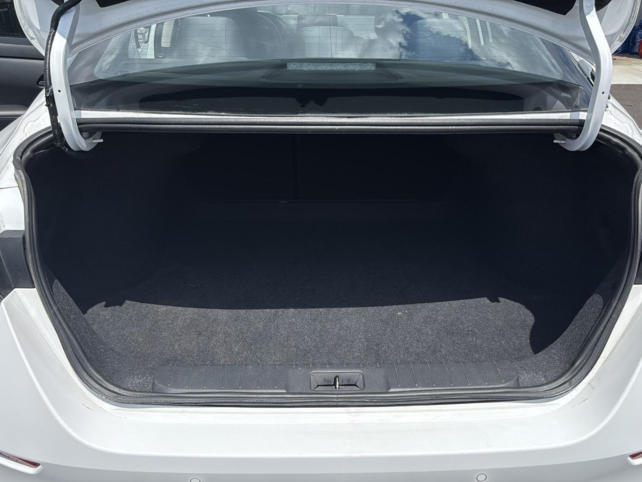 Nissan Sentra SV 4D Sedan 2024