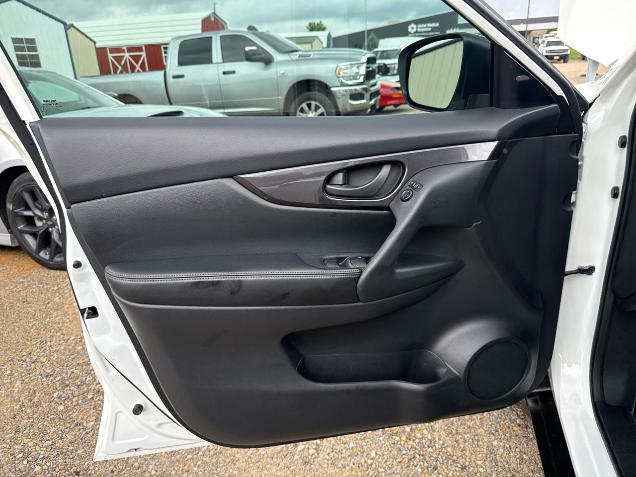 Nissan Rogue S 4D SUV FWD 2020