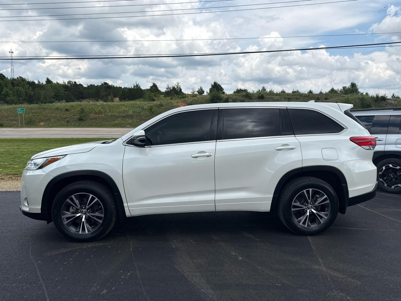 Toyota Highlander LE Plus 4D SUV FWD 2018
